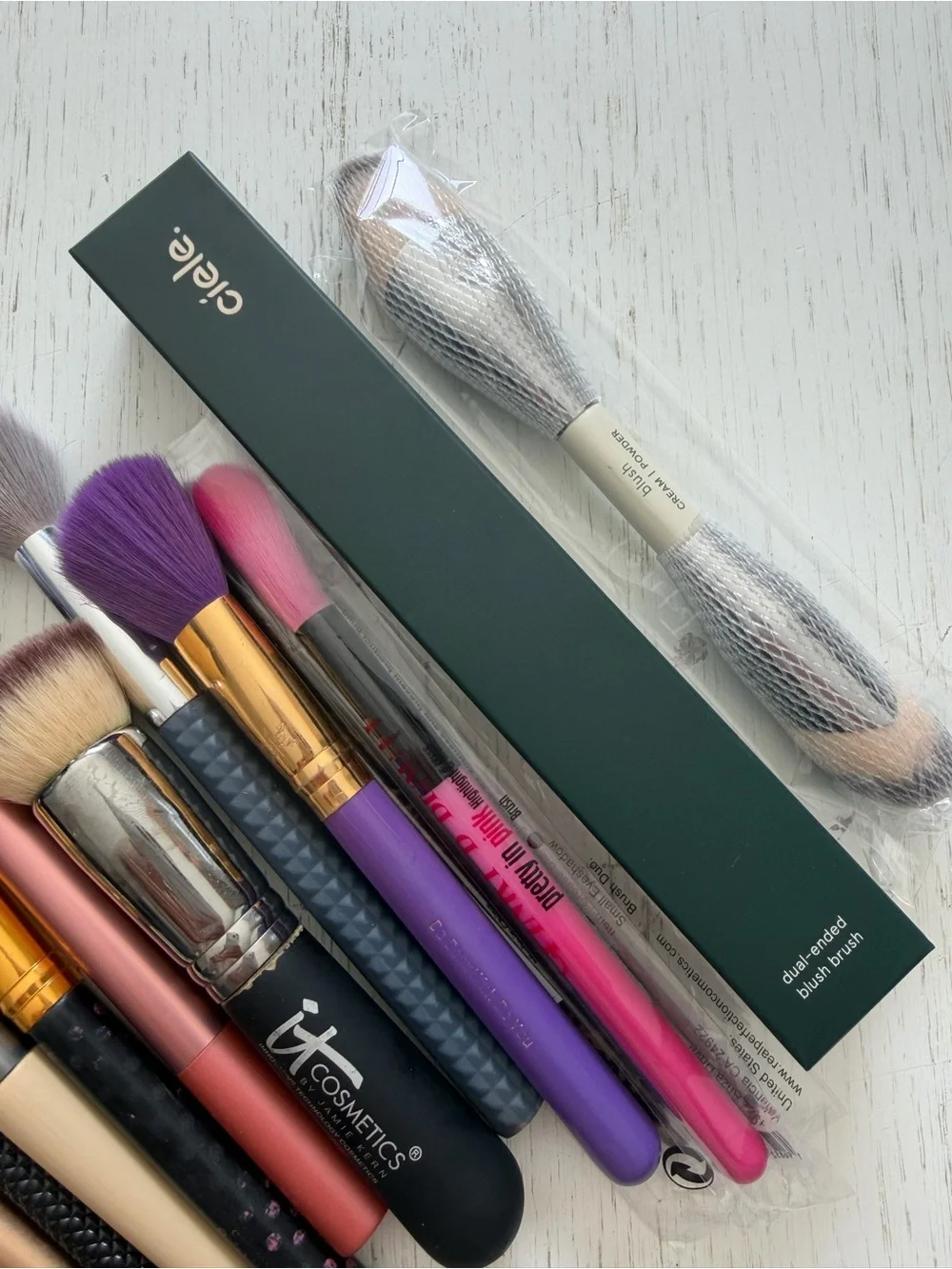 29-Piece Makeup Brush Bundle | IT Cosmetics, Real Techniques, EcoTools & More 🤍
